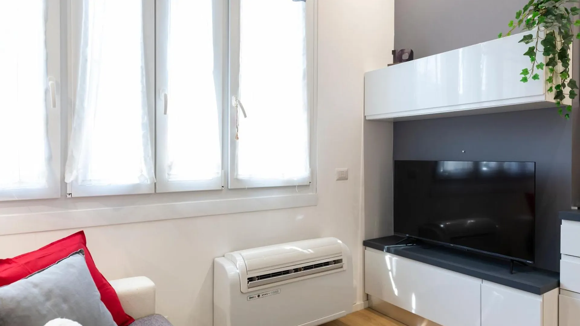 아파트 Monte Ceneri Suite 밀라노